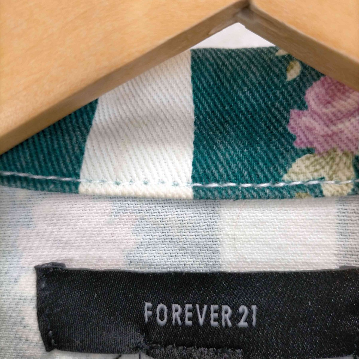 FOREVER21(フォーエバートウェンティーワン) 花柄 ストライプデニムジャケット メンズ JPN：S 中古 古着 0443_画像3