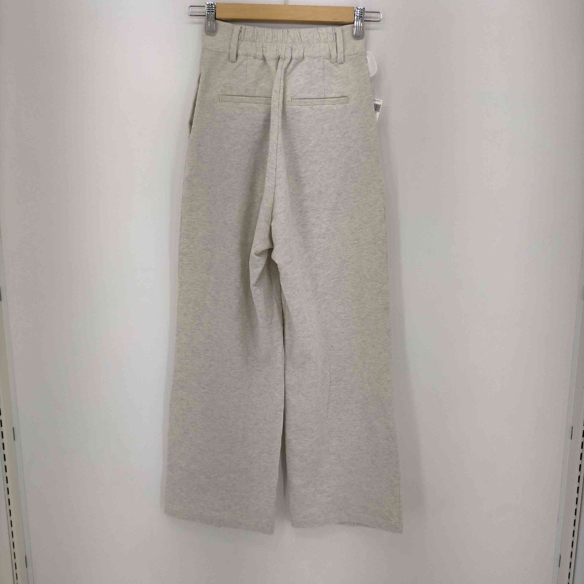 willfully(ウィルフリー) shiny chambray double tuck PT レディース 中古 古着 0745_画像2