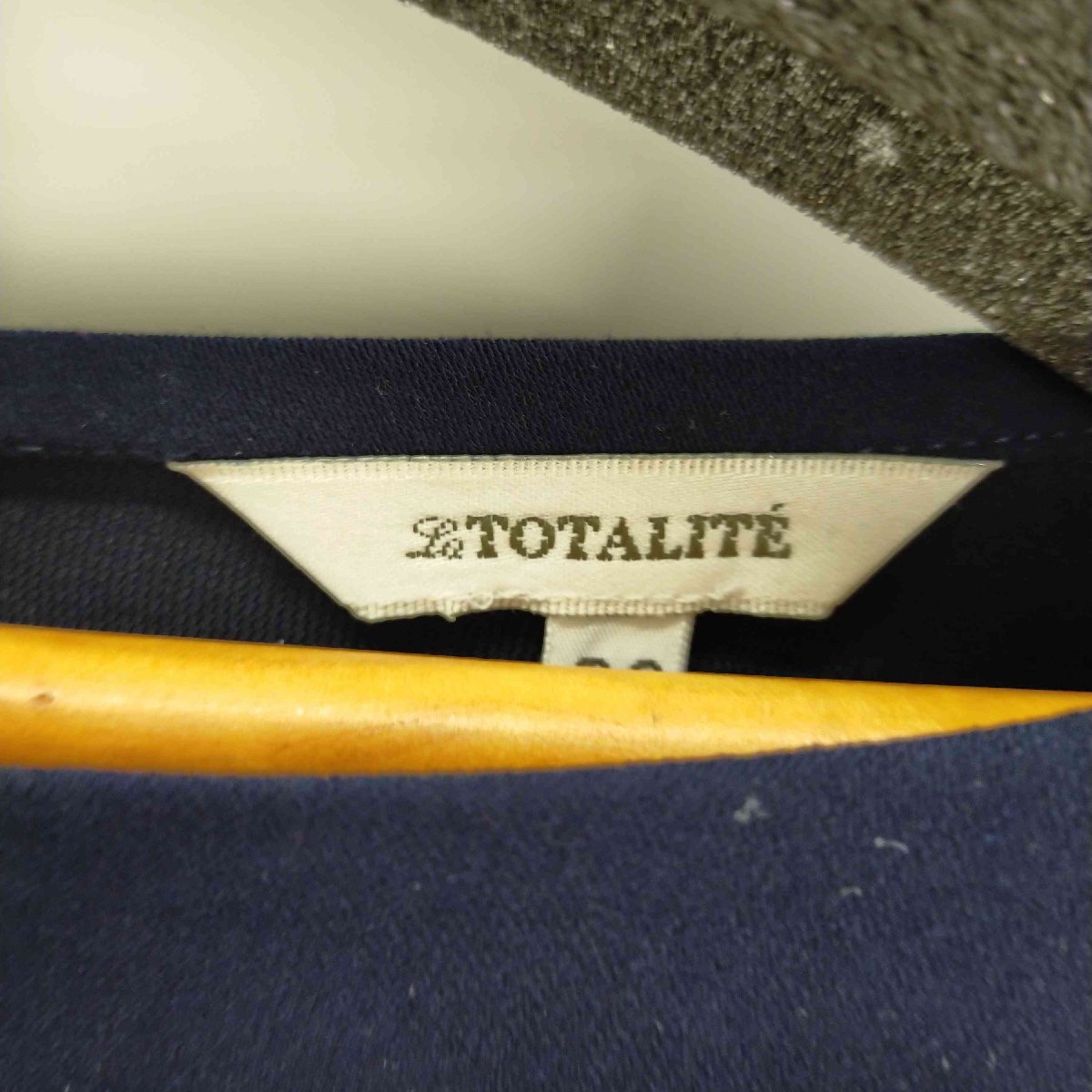 La Totalite(ラトータリテ) パールボタンブラウス レディース ONE SIZE 中古 古着 0205_画像6