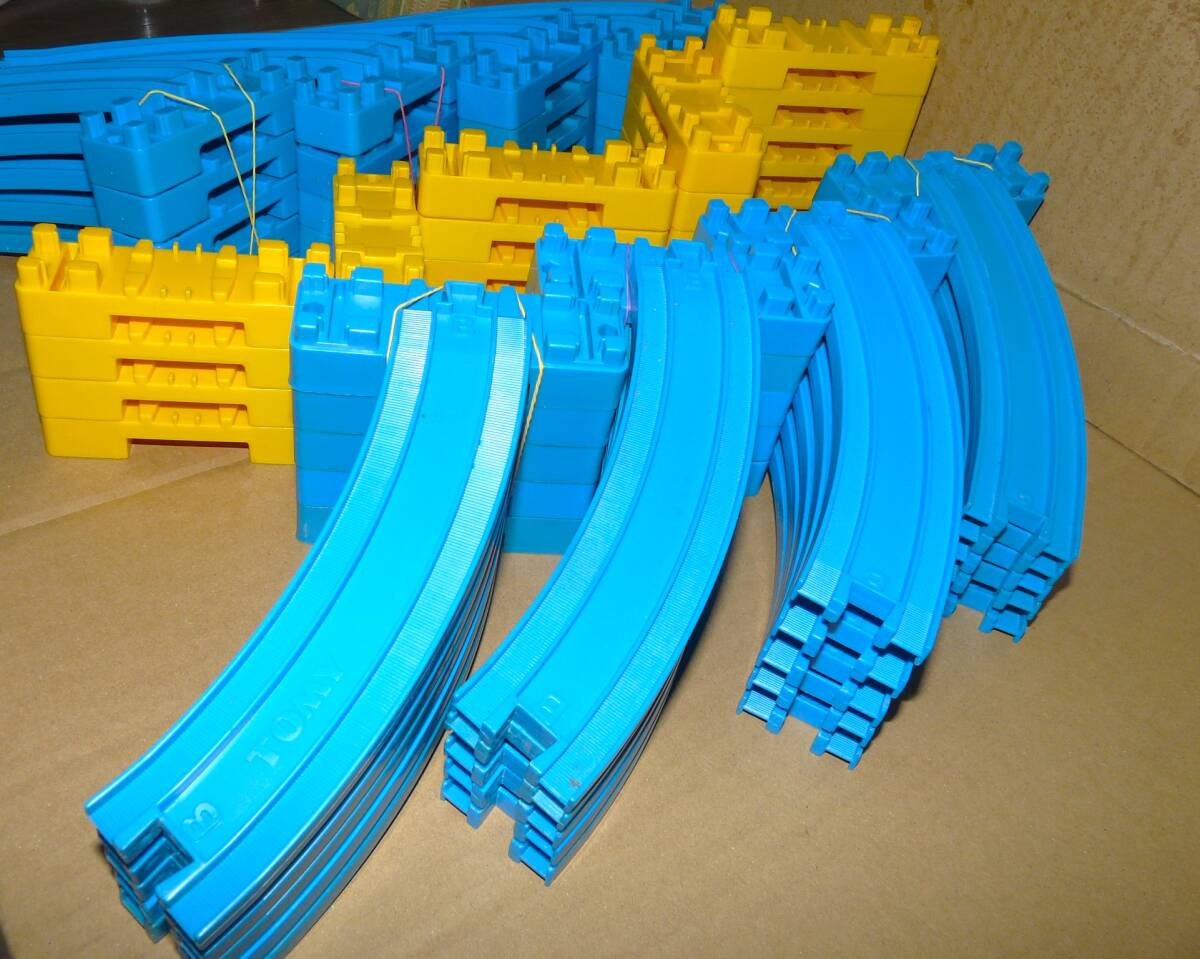  free shipping Plarail large amount! slope bending line rail 40ps.@(A20ps.@B20ps.@) Mini . legs 26 piece set Event tower making .!used