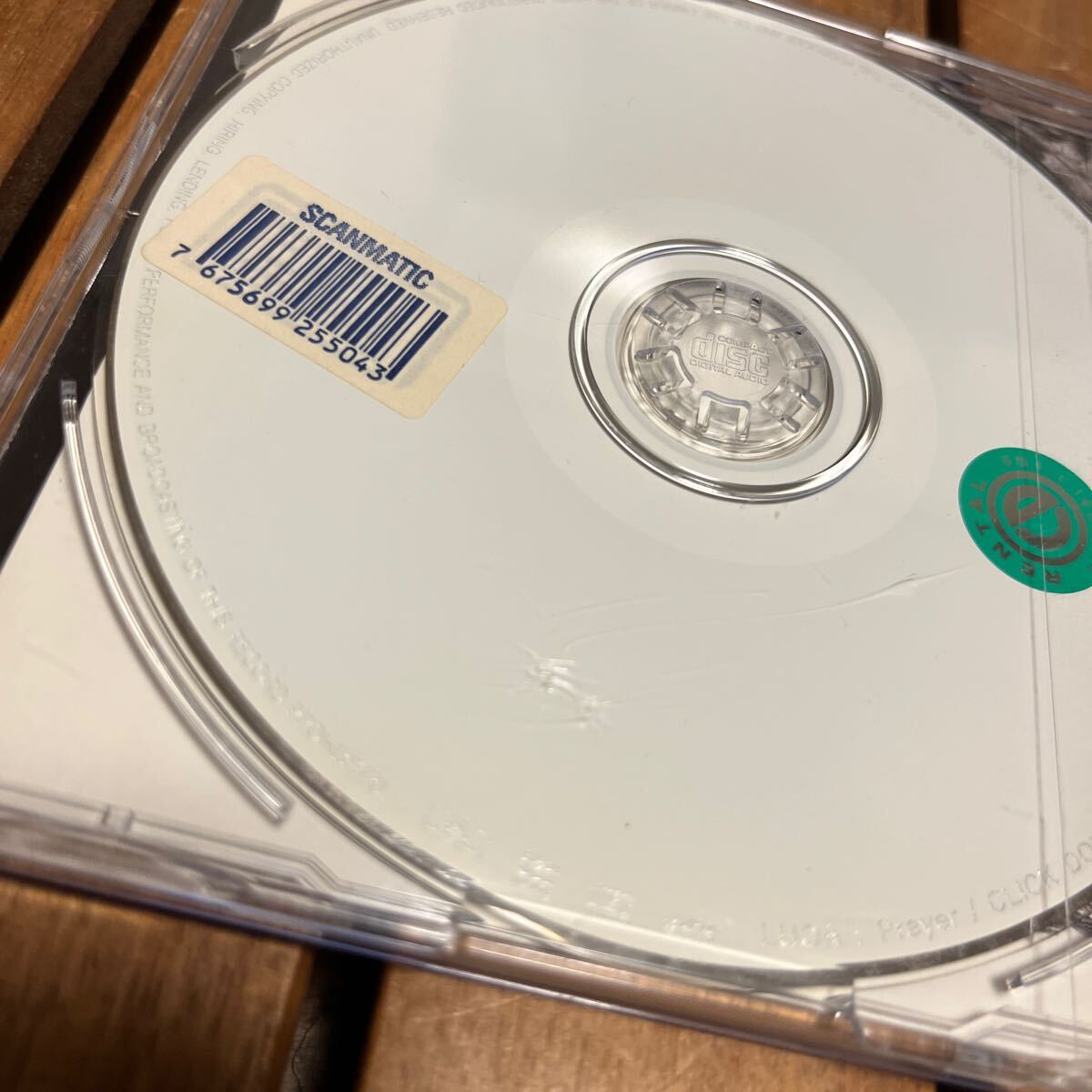 LUCA Prayer レンタル落ちCD 中古品_画像3