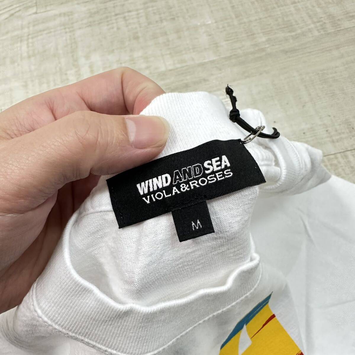 新品 WIND AND SEA ウィンダンシー x VIOLA & ROSES ビオラアンドローゼス WDS TROPICAL FLOWER T-SHIRT ロゴ Tシャツ ホワイト サイズ M_画像7