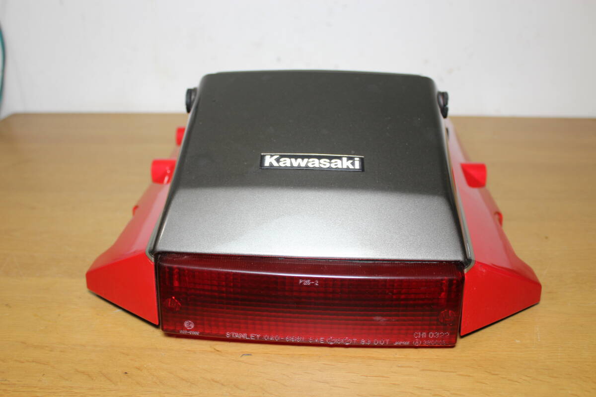 送料 ¥1600 KAWASAKI カワサキ GPz750R GPz900R テール カウル 美品 Z KZ GP GPz ZX ニンジャ 忍者 ZX900A ZX750G NINJA TOP GAN DOHC 旧車の画像2