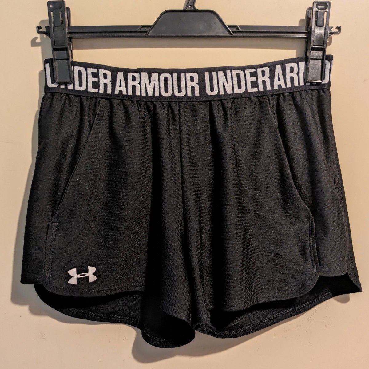 UNDER ARMOUR  アンダーアーマー  ショートパンツ  Mサイズ  黒