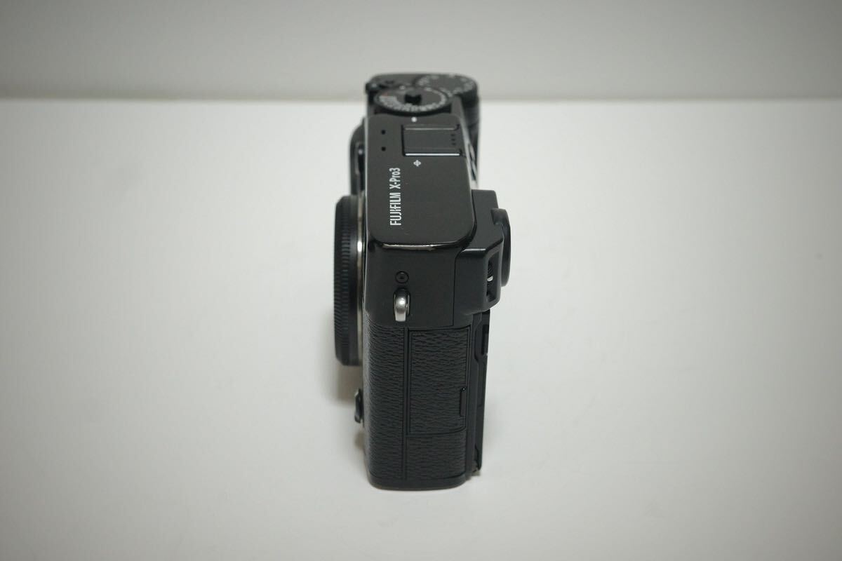 FUJIFILM ミラーレス一眼カメラ X-Pro3 ブラック 防塵防滴耐低温　純正グリップ付き　ワンオーナー品_画像3