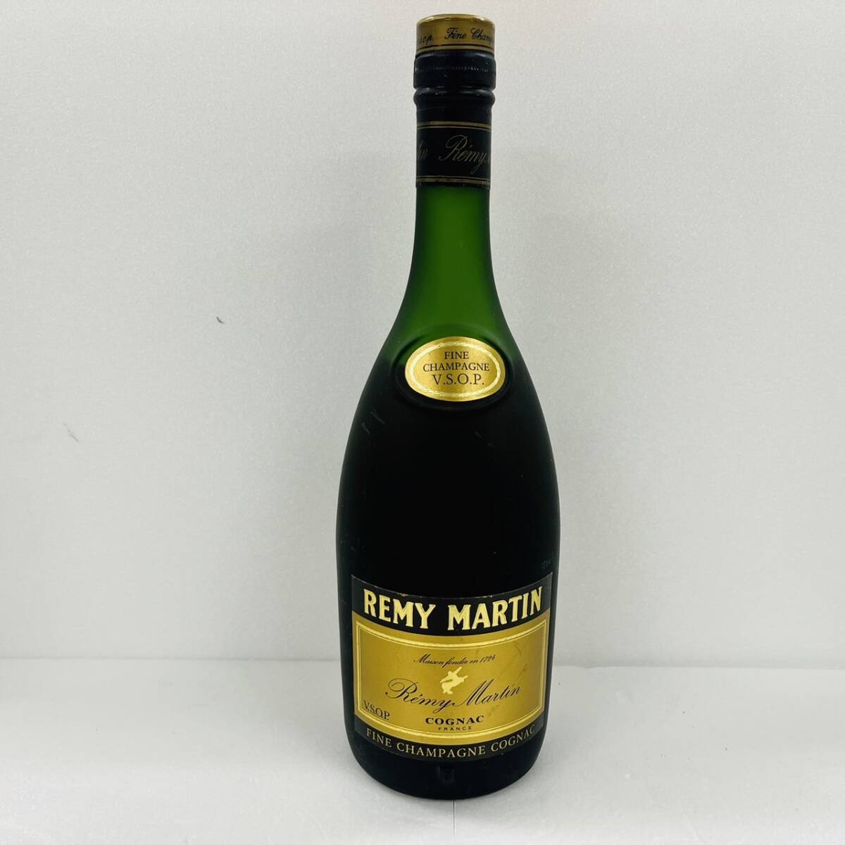 G251-Z6-456【未開栓】REMY MARTIN レミーマルタン FINE CHAMPAGNE シャンパーニュ COGNAC コニャック V.S.O.P ブランデー 700ml/40％ 酒②の画像1