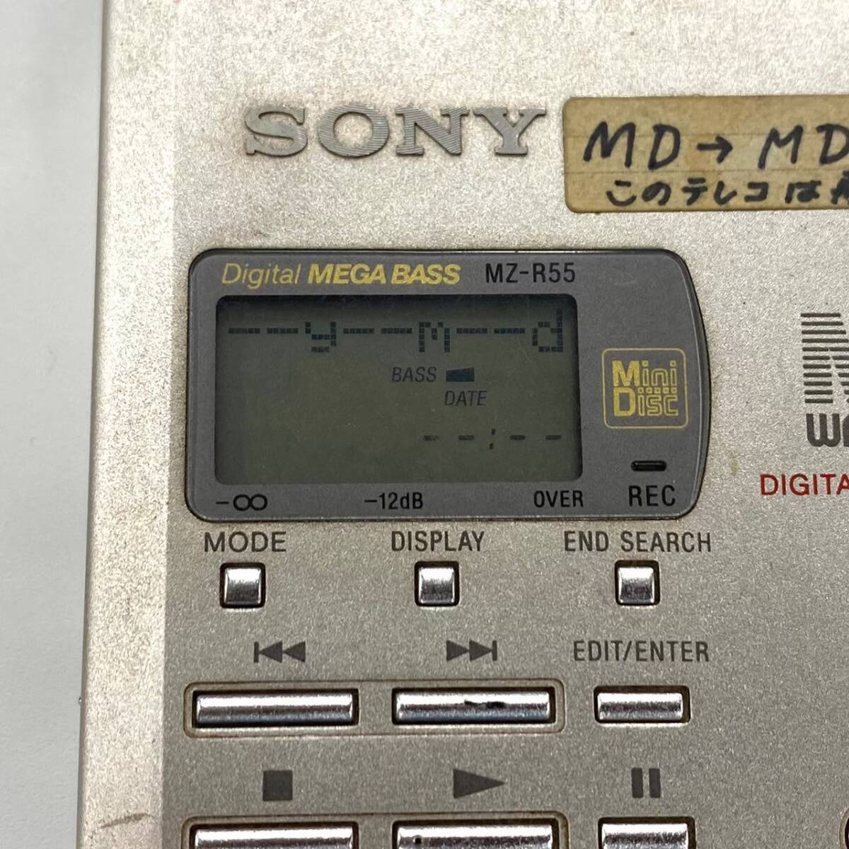 G647-I39-3184 SONY ソニー MD WALKMAN ウォークマン MZ-R55 通電確認済み ポータブル MDレコーダー オーディオ機器 付属品有り ④_画像3