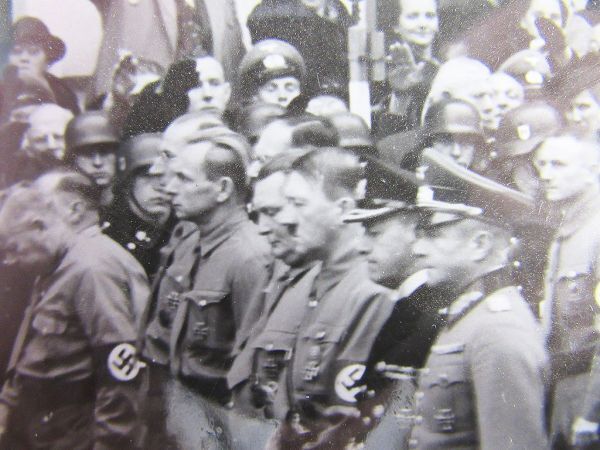 第二次大戦中実物 ドイツ軍 ヒトラー他 将官写真の画像1