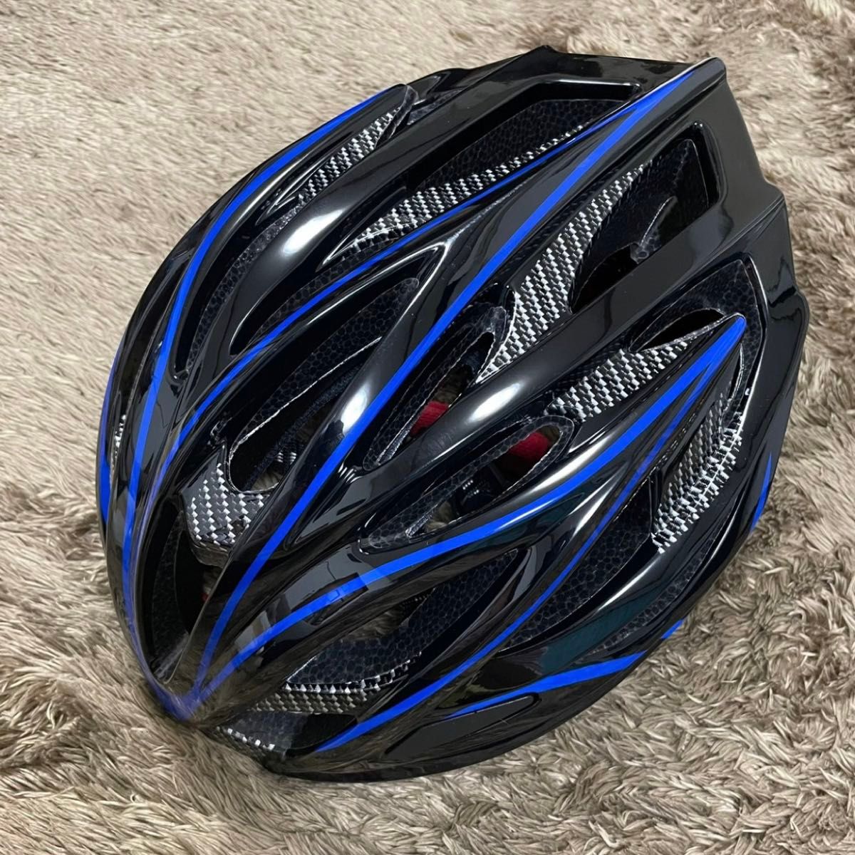 超軽量ヘルメット　ブラック　ブルーライン　頭囲調整可能　自転車　マウンテンバイク　スケボー