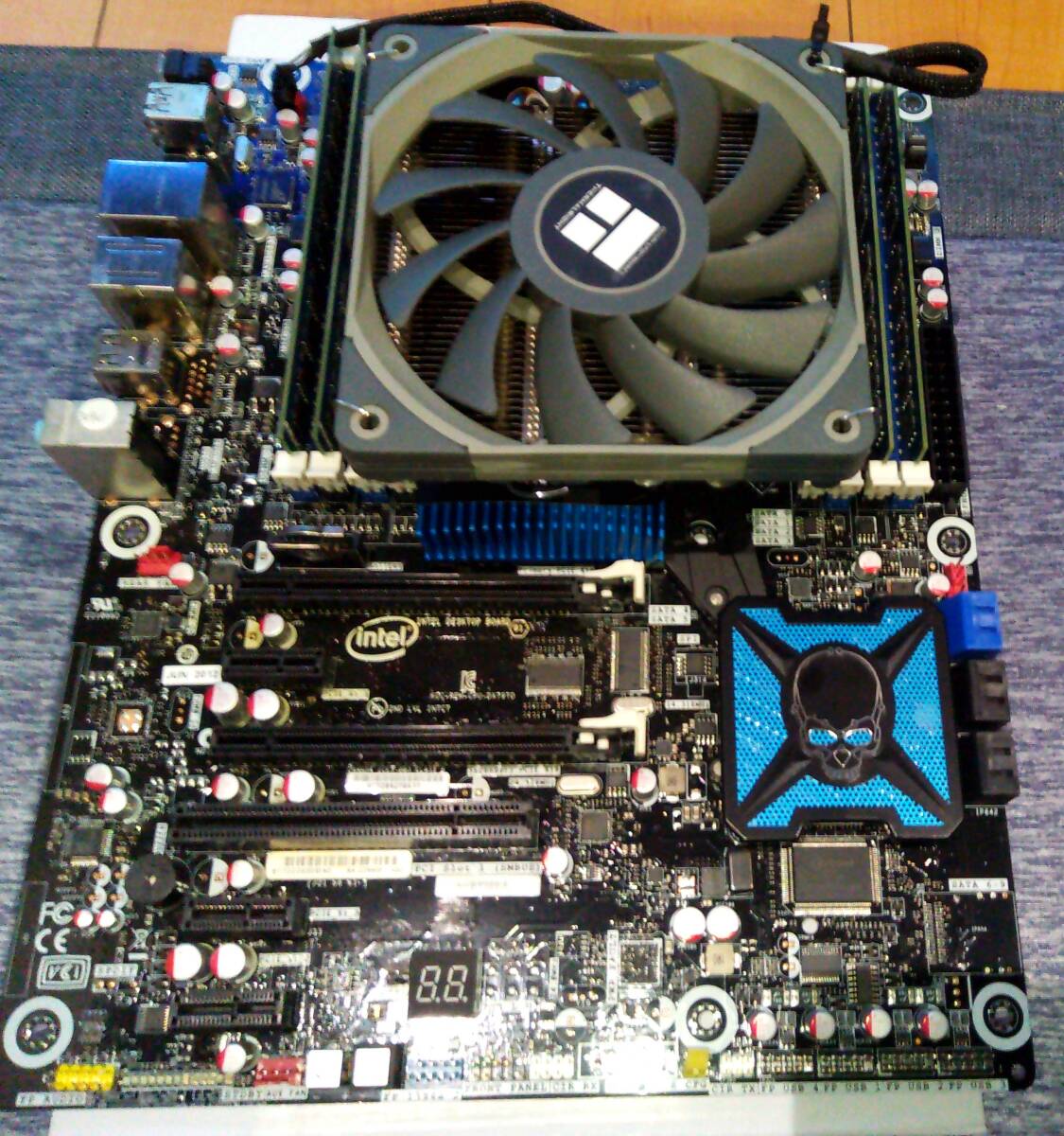 動作品 intel DX79TO ioパネル付 LGA2011 マザーボード. DDR3 32GB .AXP 120 X67薄型CPUクーラ－の画像1