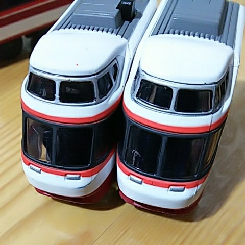 本当に信頼出来る店 カプセルプラレール【モーター車 小田急 ロマンスカー】10000形 カプセルプラレール