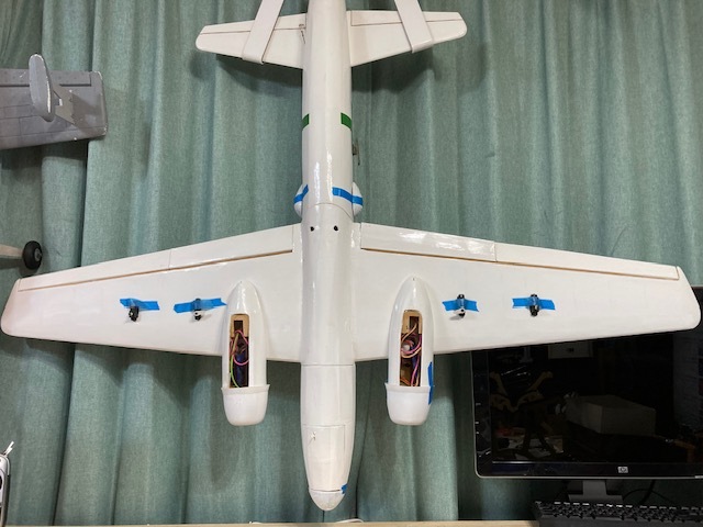 一式陸上攻撃機 フォックスコーポレーション 翼長1500mm 「緑十字機・白い鳩」作成途中品　手渡し限定_画像2