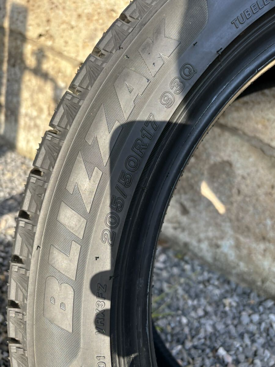 美品ブリヂストン ブリザックVRX3 205/50R17 23年製の画像2