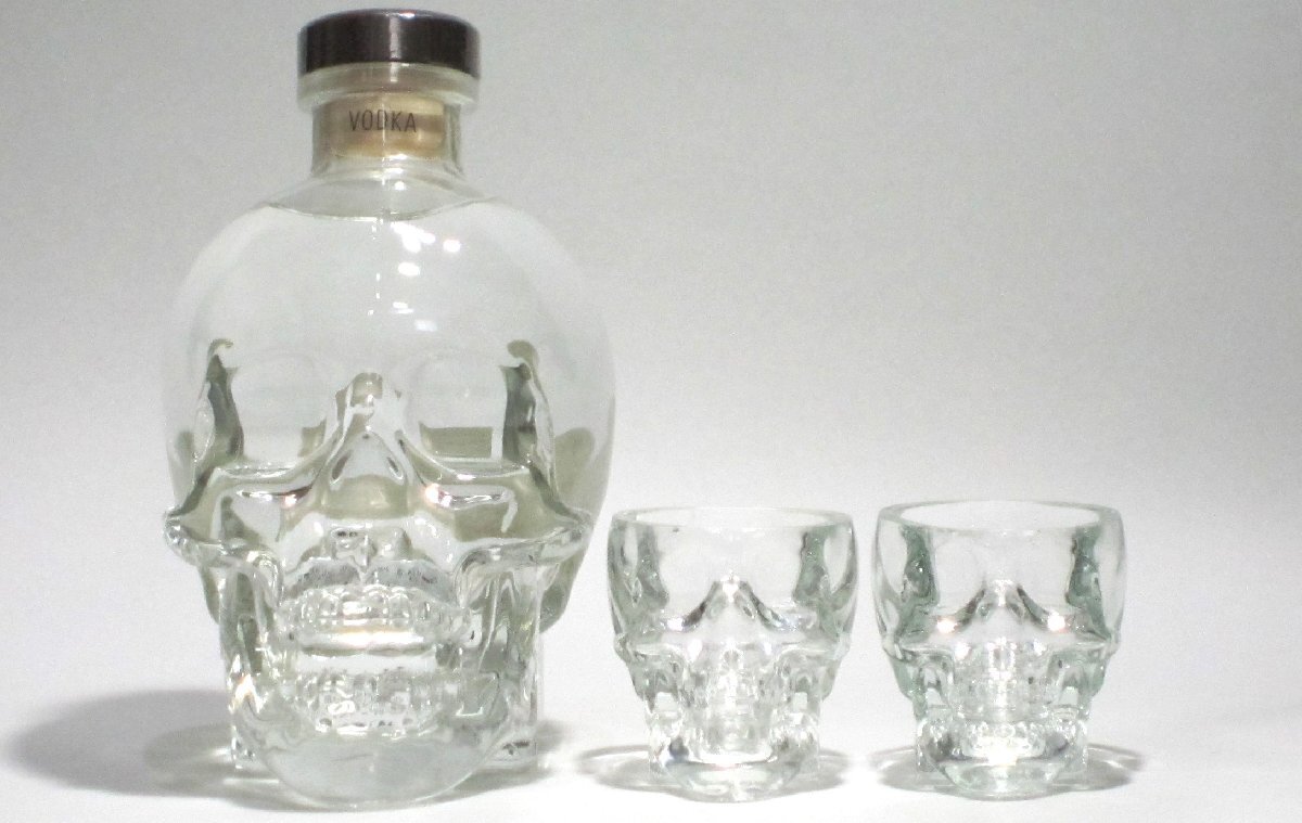  crystal head vodka shot glass attaching box not equipped parallel goods 40 times 750ml * glass . crack equipped 