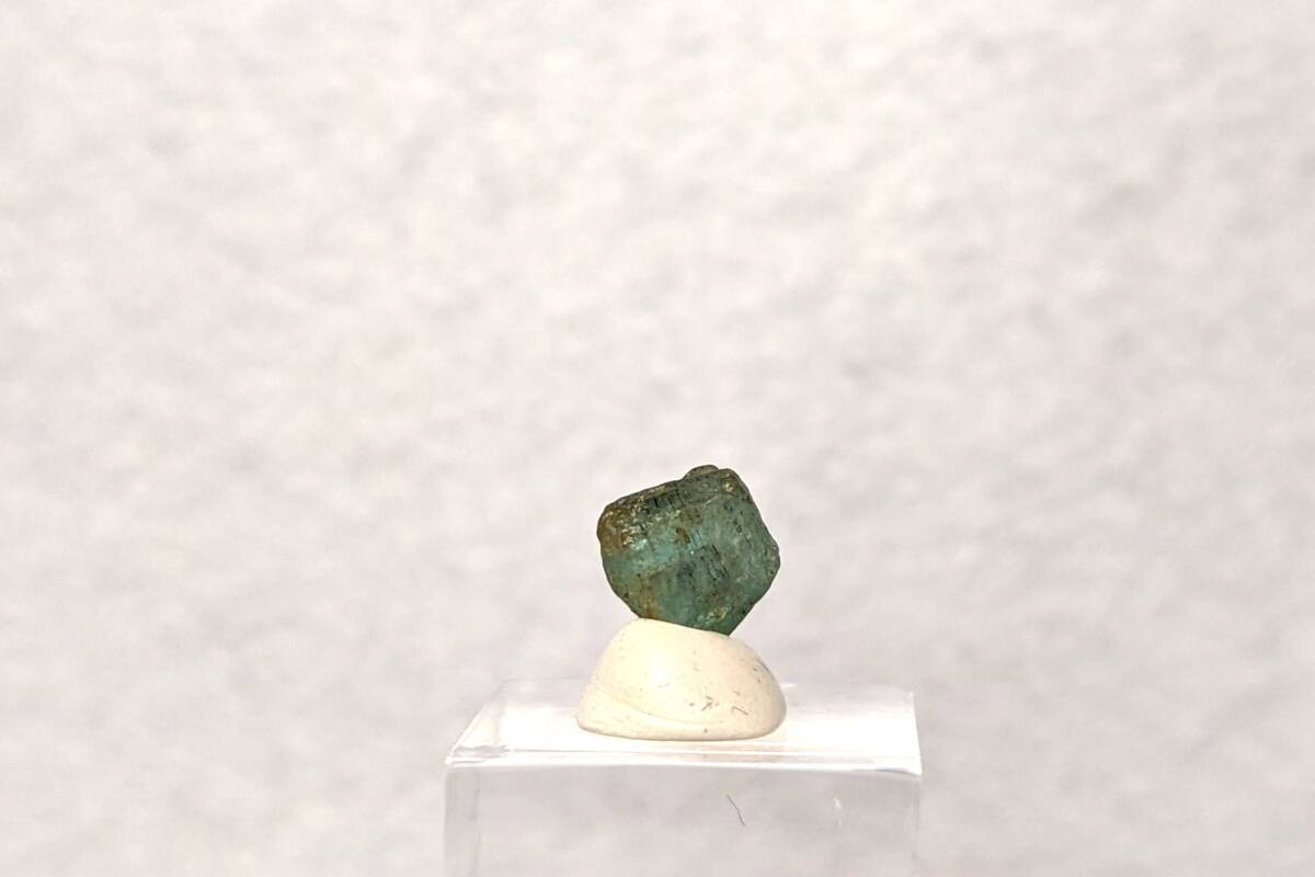 ブラジル産　エメラルド⑬　結晶　原石　標本　鉱石　鉱物　パワーストーン_画像1