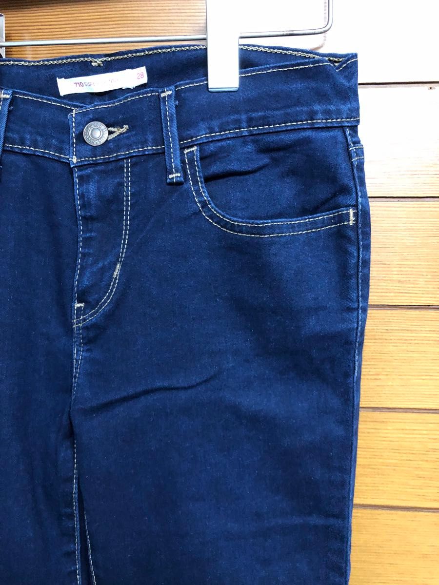 Levi's710 リーバイス デニムストレッチスキニーパンツ  サイズ28