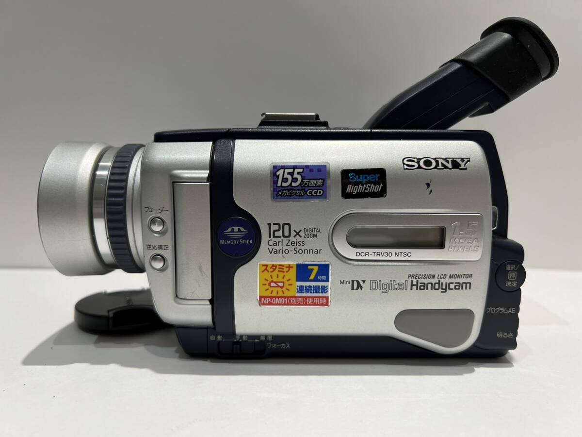 【OMO255YS】SONY ソニー デジタルビデオカメラレコーダー HANDYCAM DCR-TRV30 miniDV 箱・バッテリー・充電器有 中古 通電のみ確認済の画像2