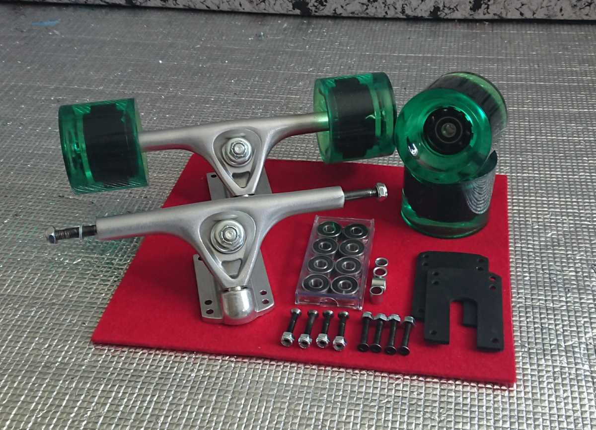 大放出!<税無送料1470円込み>ランク上の前後カービング トラック搭載 HGS=180mm 他フルセミコン あと板のみ! v
