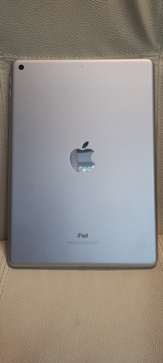 iPad Wi-Fi シルバー第五世代 32gb キズなど少ない方 背面とディスプレイは無疵 の画像2