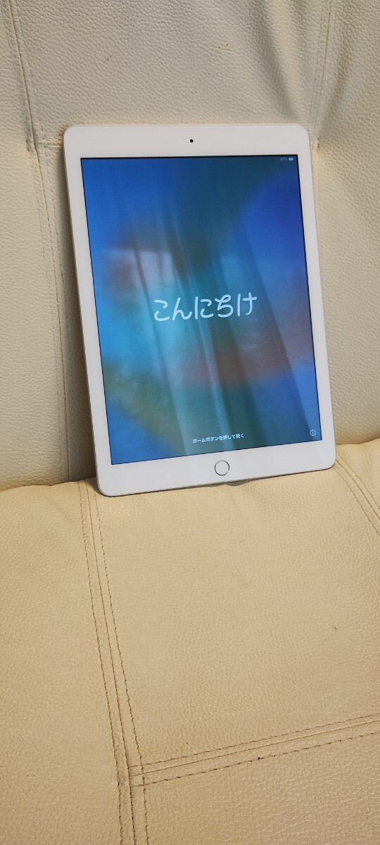 iPad Wi-Fi シルバー第五世代　32gb キズなど少ない方　背面とディスプレイは無疵　