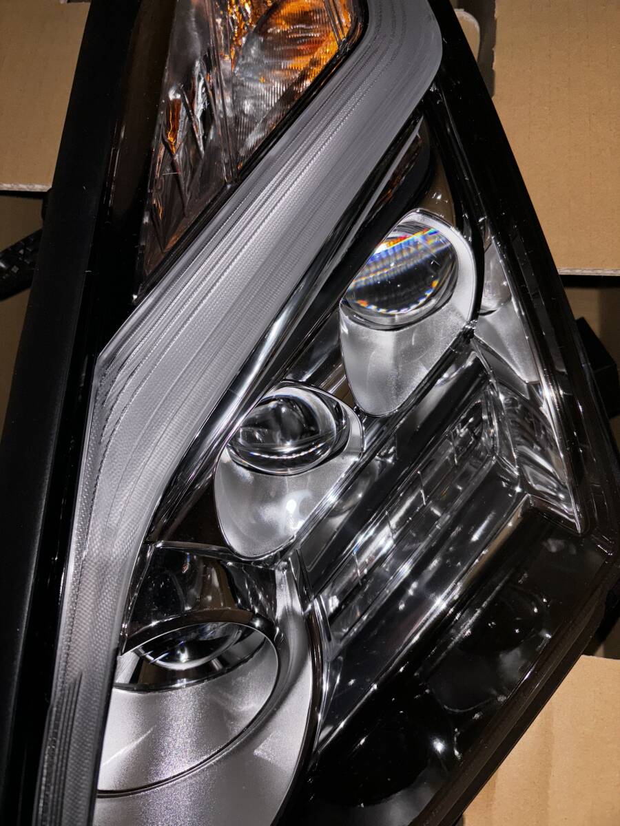 超美品 純正 R35 GT-R 35R 稲妻 イナズマ 後期 最終型 LED GTR ヘッドライト 左右 刻印Aの画像3