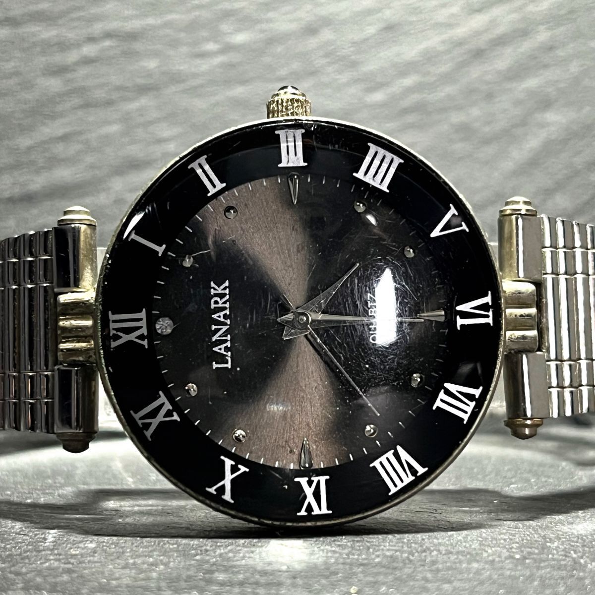 LANARK ラナーク 2113 ユニセックス 腕時計 アナログ クオーツ 3針 ラウンド ブラック文字盤 シルバー ステンレス メタルベルト ローマ数字の画像4