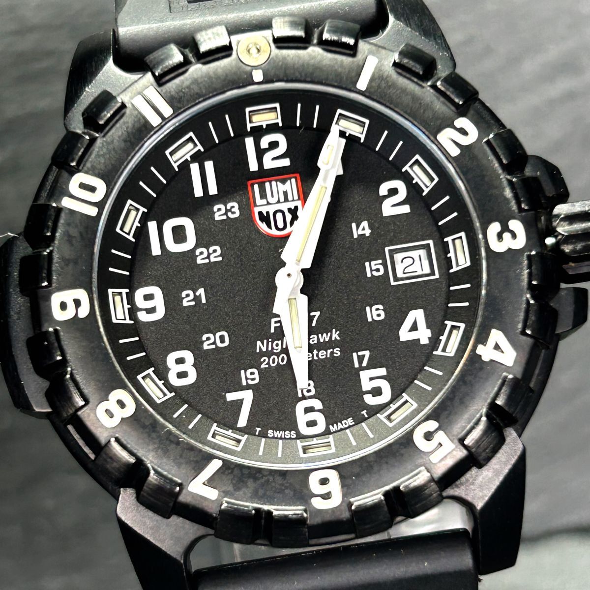 美品 LUMINOX ルミノックス F-117 NIGHTHAWK ナイトホーク 6400-200 腕時計 クオーツ アナログ カレンダー 回転ベゼル メンズ 動作確認済みの画像1