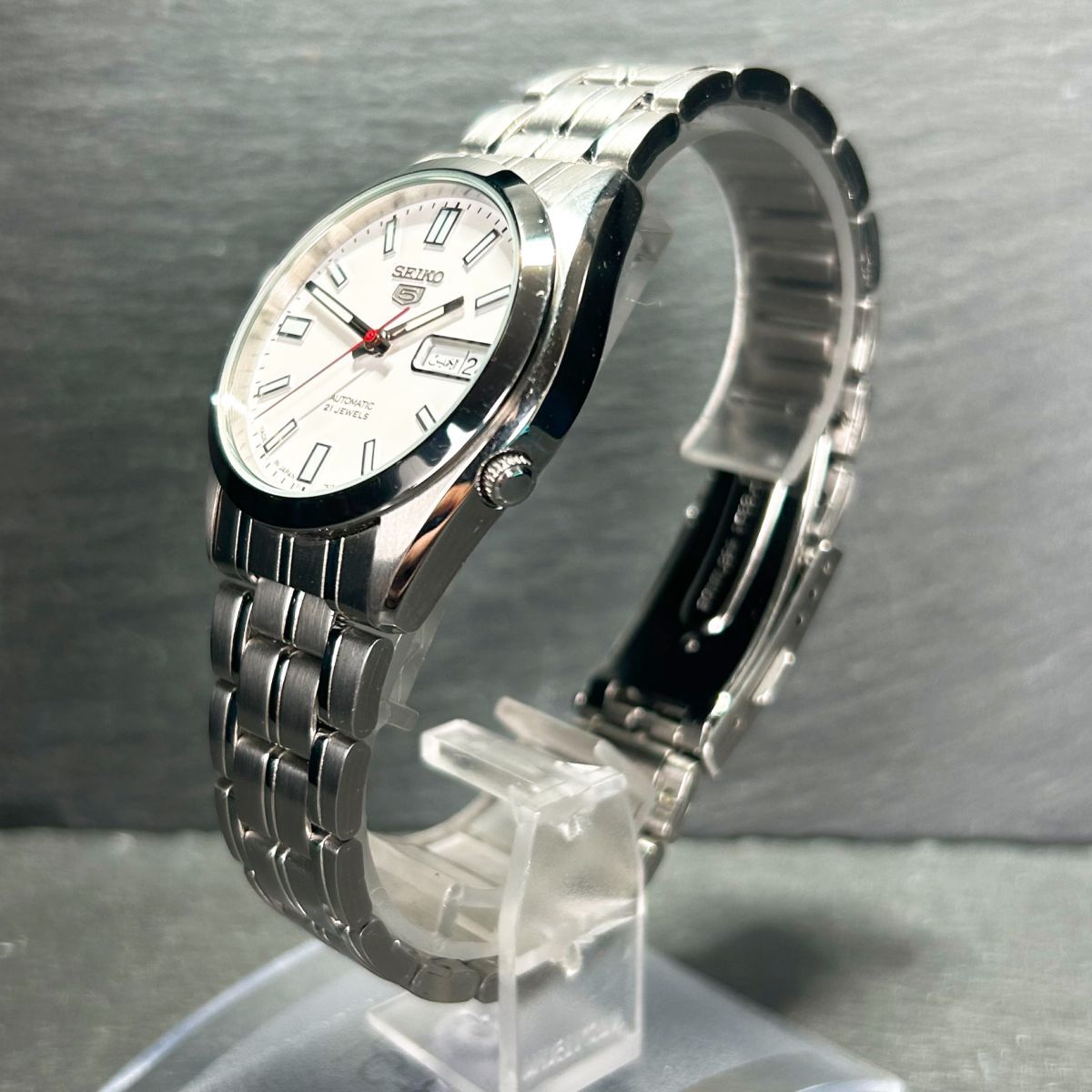 日本未発売 美品 SEIKO セイコー セイコー5 SNKE79J 21石 腕時計 メカニカル 自動巻き アナログ カレンダー ステンレススチール 動作確認済の画像5