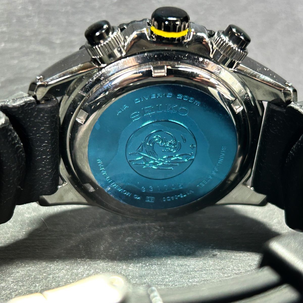 海外モデル 新品 SEIKO セイコー クロノグラフ SSC021P1 ダイバーズウオッチ 腕時計 ソーラー アナログ 回転ベゼル カレンダー 20気圧防水_画像7