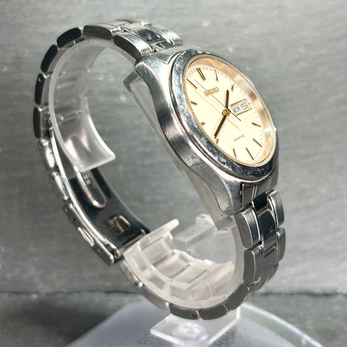 SEIKO セイコー KINETIC キネティック 5M43-0E10 腕時計 オートリレー 発電式 アナログ 3針 カレンダー ステンレススチール アイボリーの画像5
