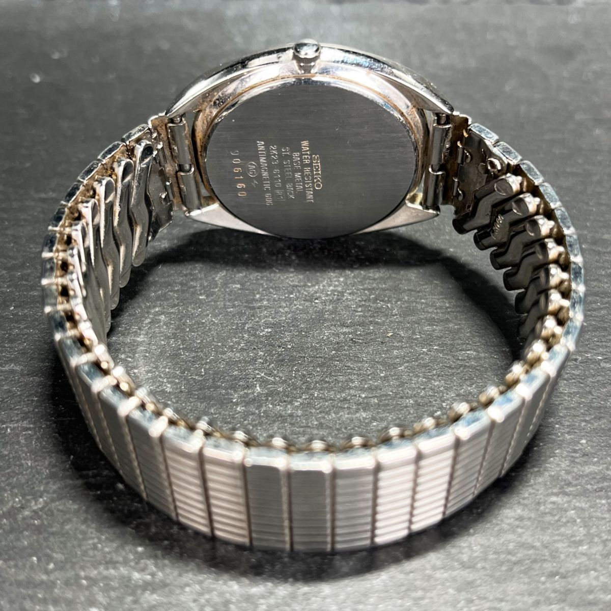 SEIKO セイコー AVENUE アベニュー 2K23-6110 メンズ 腕時計 アナログ クオーツ 3針 ホワイト文字盤 アジャストバンド 新品電池交換済みの画像6
