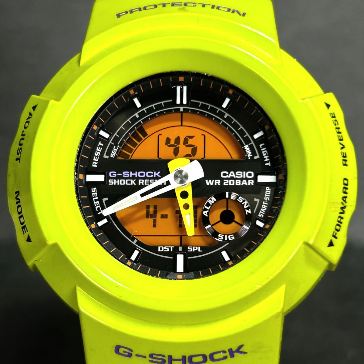 海外モデル CASIO カシオ G-SHOCK ジーショック クレイジーカラーズ AW-582SC-3A 腕時計 クオーツ アナデジ イエローグリーン 電池交換済みの画像3
