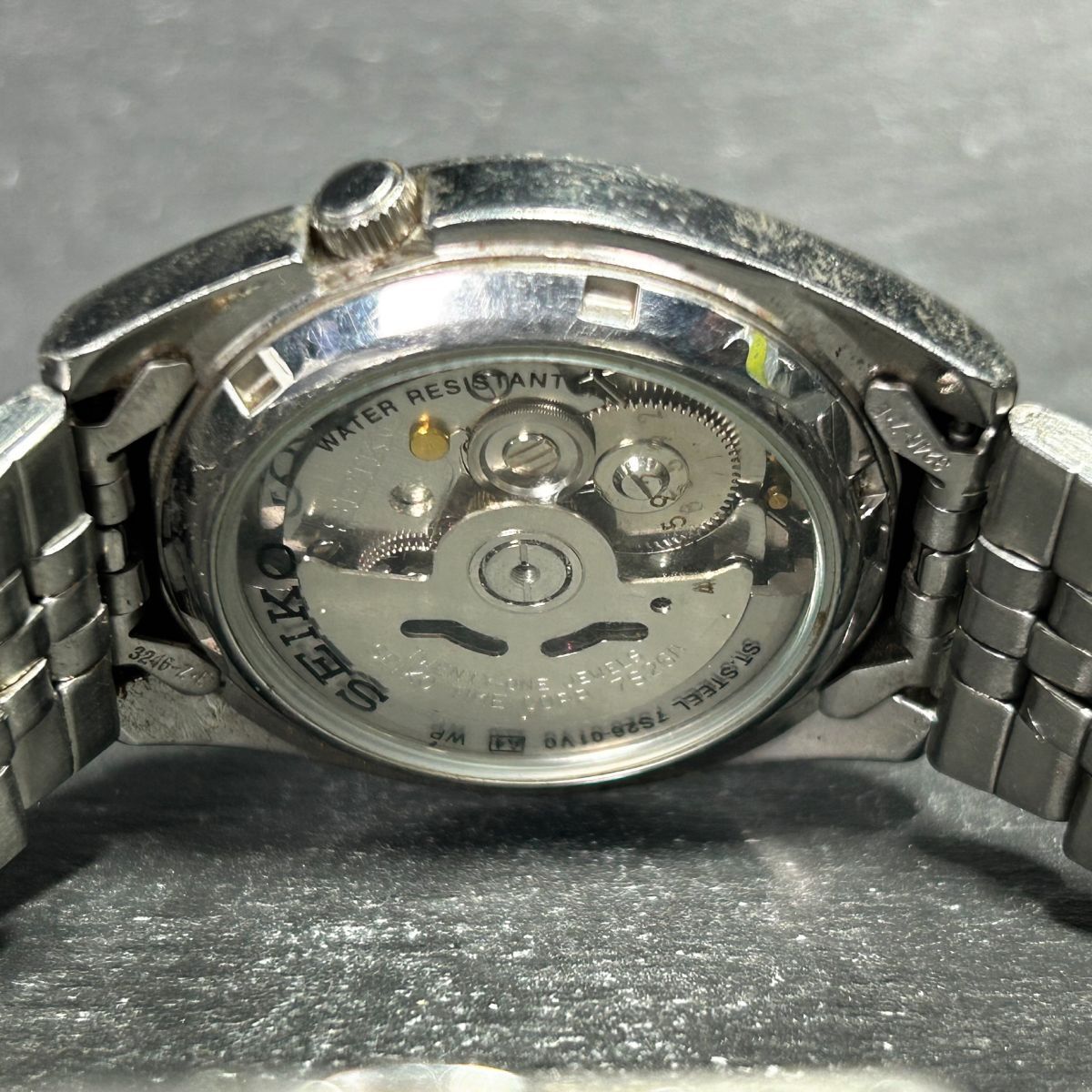 海外モデル SEIKO セイコー セイコー5 スポーツ SNK393K 腕時計 自動巻き アナログ デイデイトカレンダー ステンレススチール 裏スケルトンの画像8