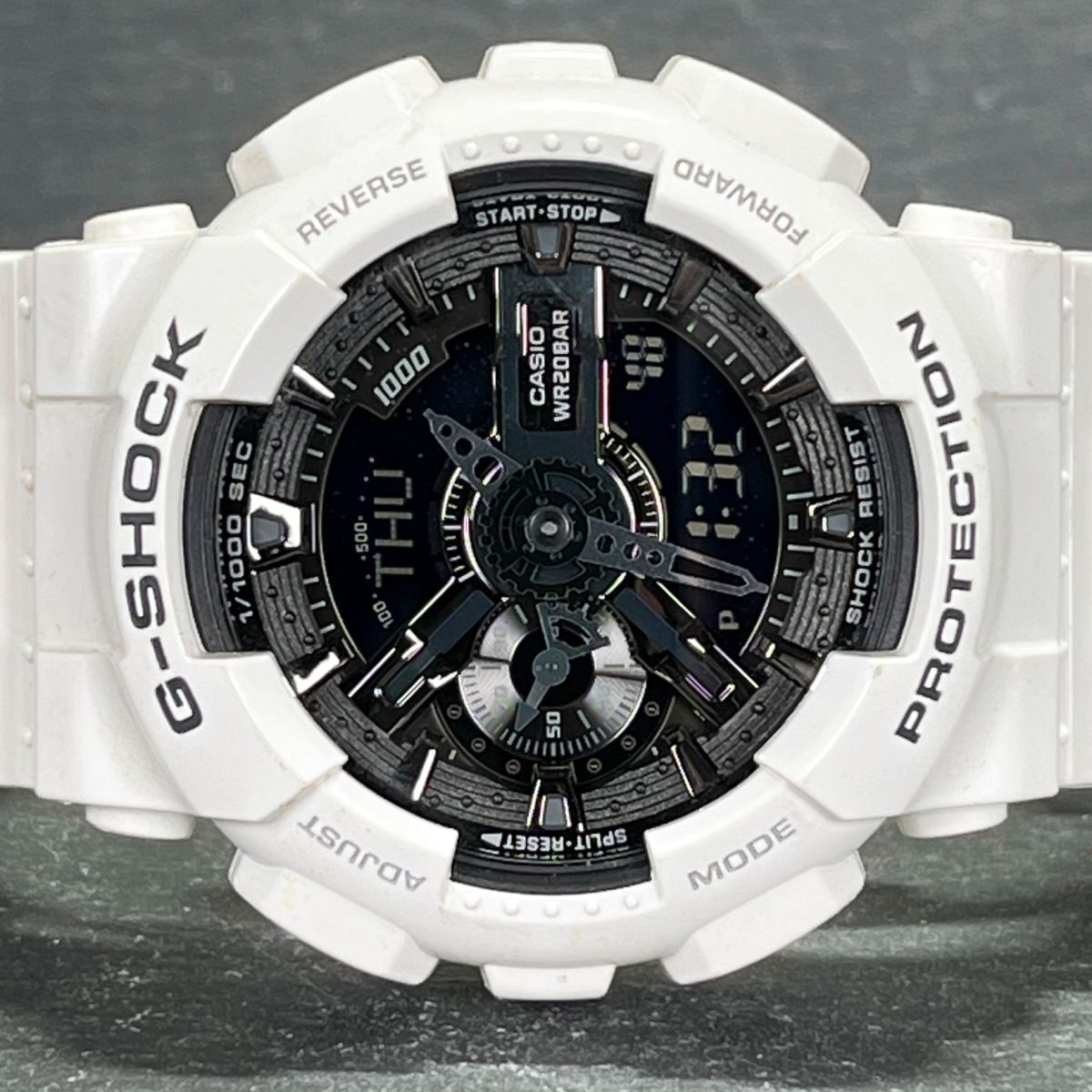 CASIO カシオ G-SHOCK Gショック GA-110GW-7AJF メンズ 腕時計 アナデジ クオーツ ブラック文字盤 ホワイト 樹脂ベルト 新品電池交換済みの画像4