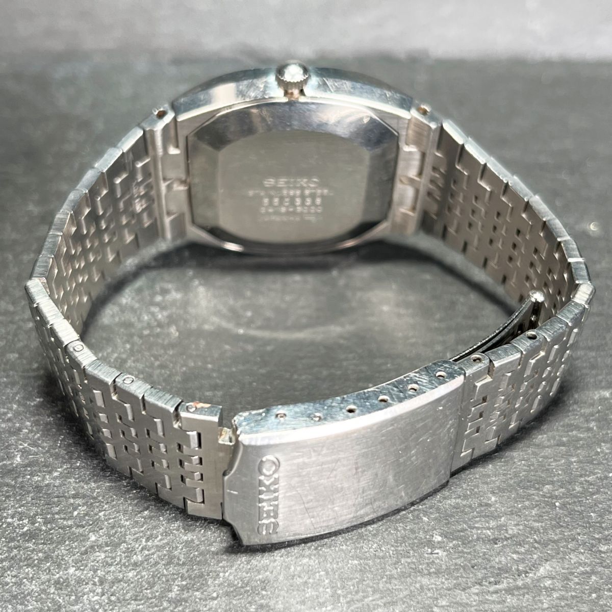 1979年製 ヴィンテージ SEIKO セイコー emblem エンブレム 2418-3020 メンズ 腕時計 アナログ 自動巻き 手巻き ホワイト文字盤 亀戸製の画像6