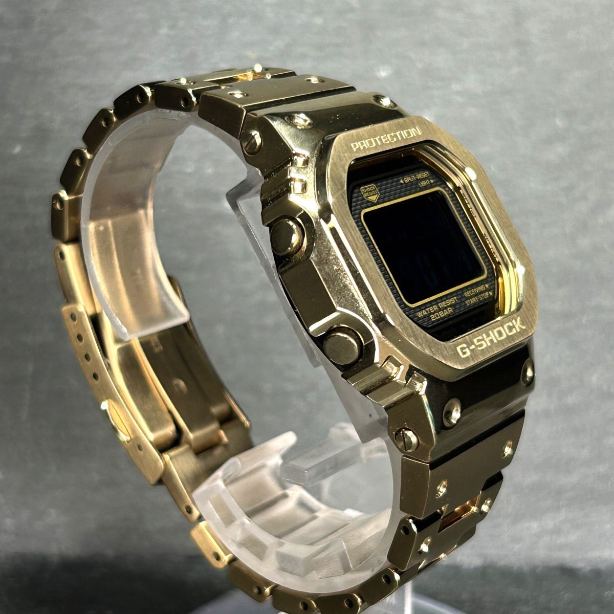 美品 CASIO G-SHOCK カシオ ジーショック GMW-B5000GD-9 腕時計 タフソーラー 電波時計 フルメタル ゴールド デジタル 多機能 動作確認済みの画像5