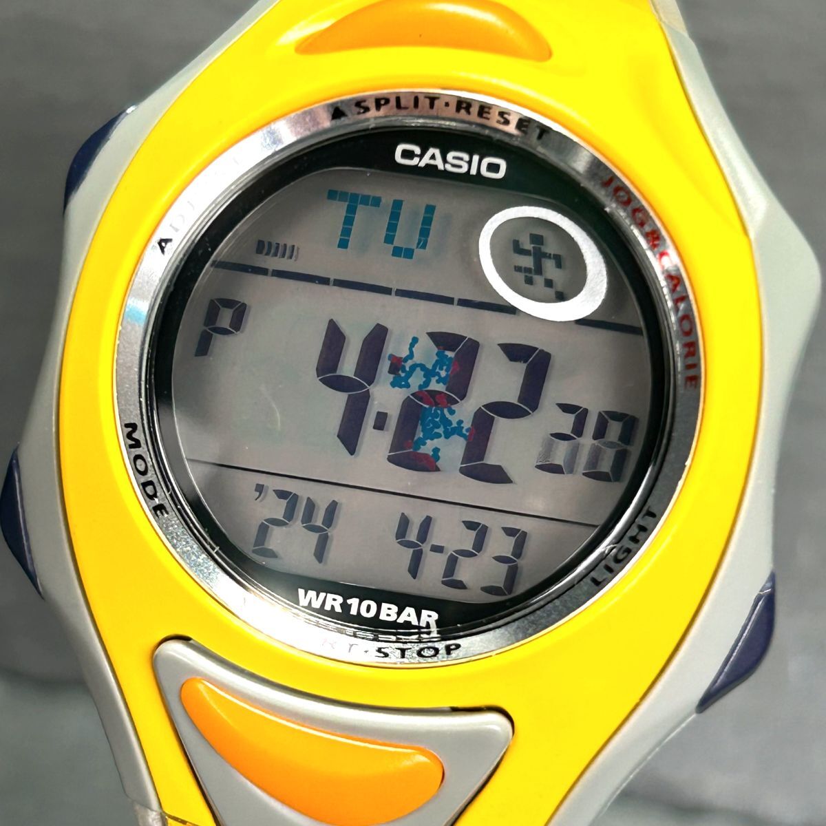 コナミスポーツクラブコラボ 美品 CASIO カシオ スポーツギア PHYS STR-111-9V 腕時計 クオーツ デジタル 多機能 イエロー 新品電池交換済