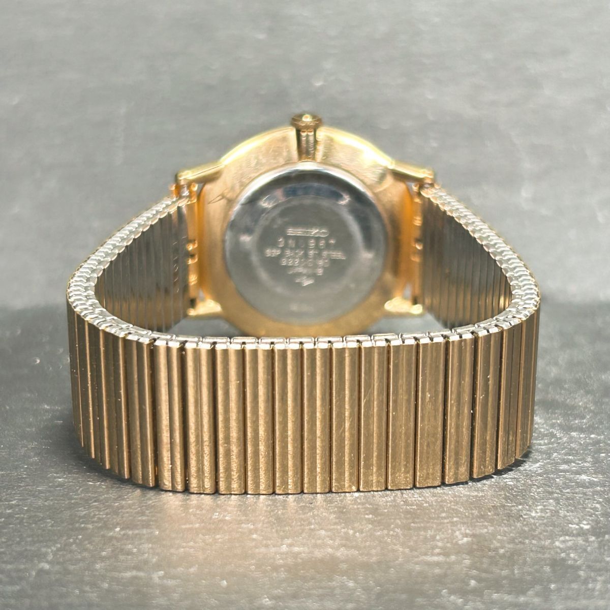 1970年代製 SEIKO セイコー 2220-0180 腕時計 機械式 手巻き アナログ 亀戸製 ゴールド文字盤 ステンレススチール メンズ 動作確認済み