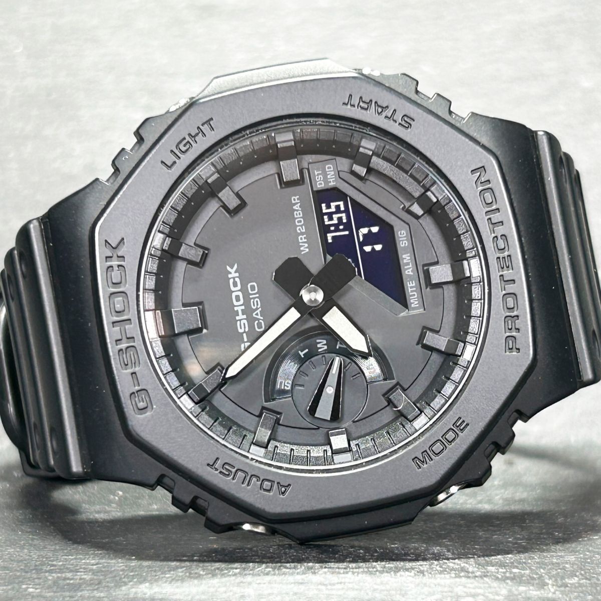 美品 CASIO カシオ G-SHOCK ジーショック GA-2100-1A1 腕時計 クオーツ アナデジ 多機能 ブラック ステンレススチール メンズ 動作確認済みの画像4