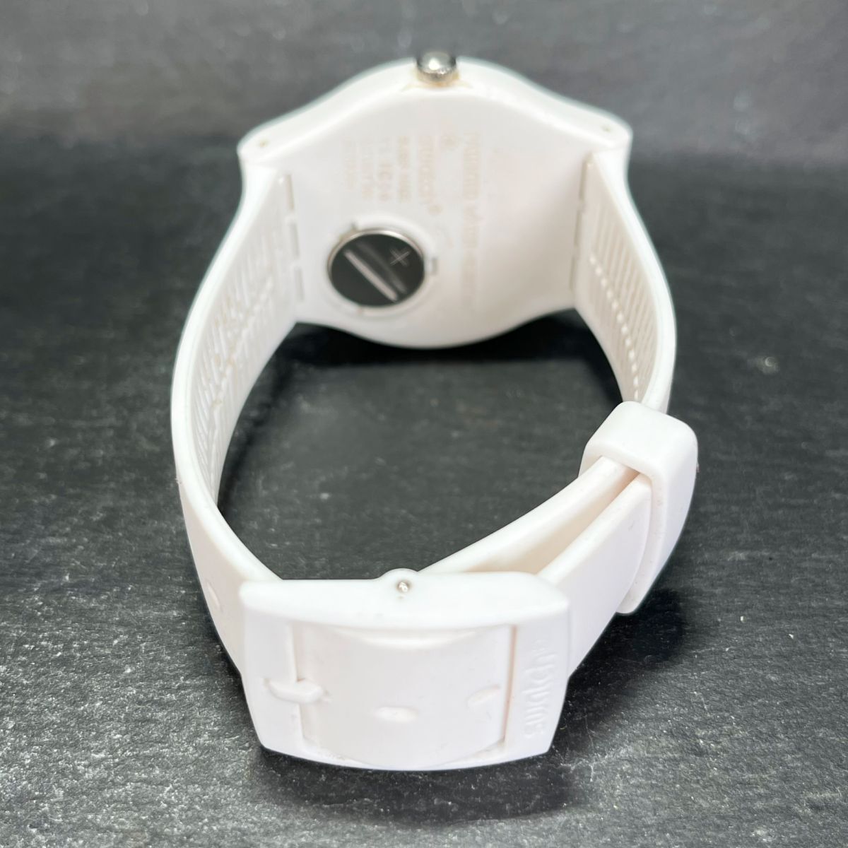 SWATCH スウォッチ ORIGINALS オリジナルズ WHITE REBEL ホワイトレーベル AG2010 SUOW701 腕時計 アナログ クオーツ デイデイト ホワイトの画像6