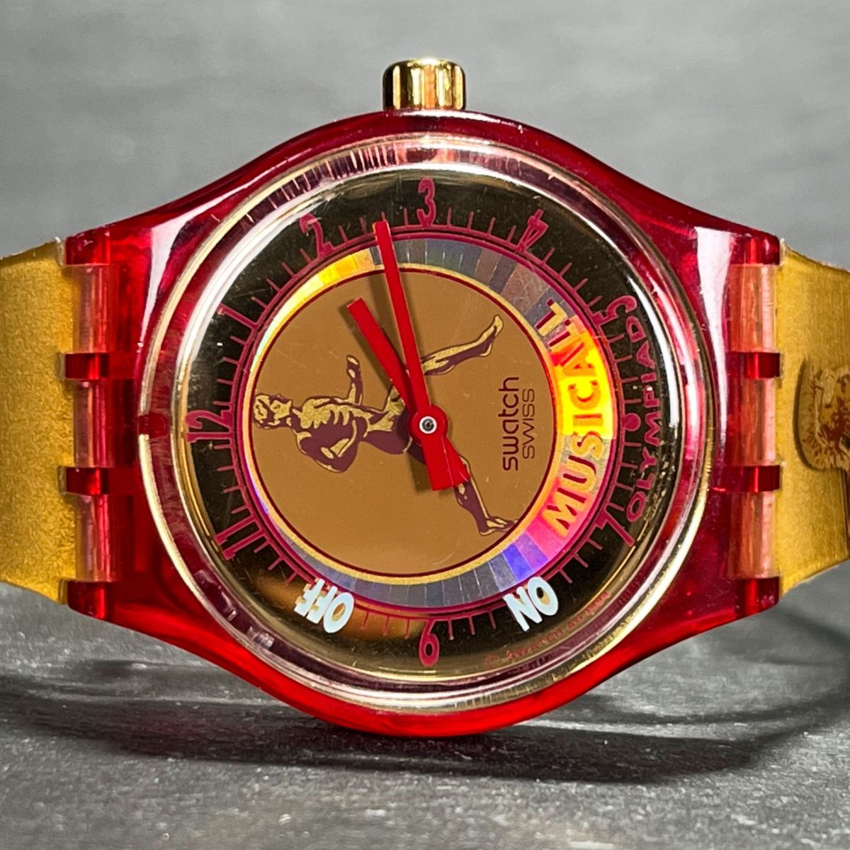  сувенир SWATCH Swatch MUSICALL мюзикл DOLICHOSdo Rico sAG1994 SLZ102 наручные часы аналог кварц Gold новый товар батарейка заменена 