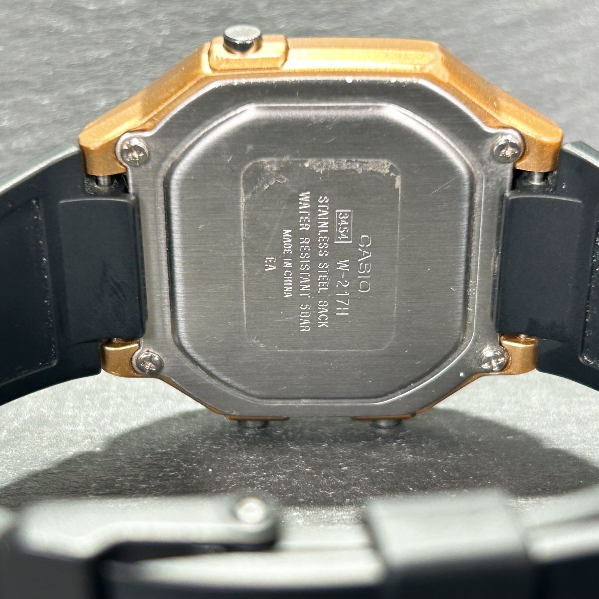 CASIO カシオ スタンダード W-217HM-9A 腕時計 クオーツ デジタル 多機能 ゴールド ブラック ステンレススチール ラバーベルト 動作確認済の画像8