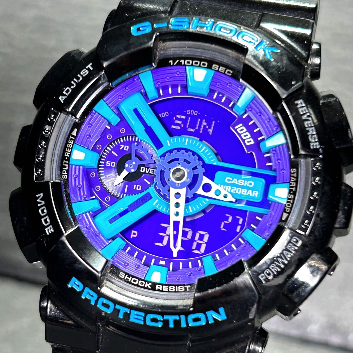 美品 CASIO カシオ G-SHOCK ジーショック ハイパーカラーズ GA-110HC-1A 腕時計 クオーツ アナデジ ブルー パープル 多機能 新品電池交換済の画像2