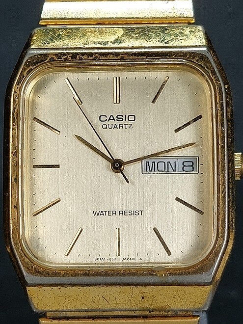 CASIO カシオ QUARTZ クォーツ MQ-518GAJ-9A アナログ 腕時計 ゴールド デイデイトカレンダー メタルベルト 新品電池交換済み 動作確認済み_画像1