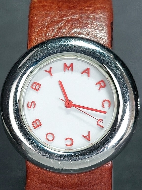 箱付き MARC BY MARC JACOBS マークジェイコブス MBM1126 アナログ 腕時計 3針 ホワイト文字盤 レザーベルト ステンレス 新品電池交換済みの画像1