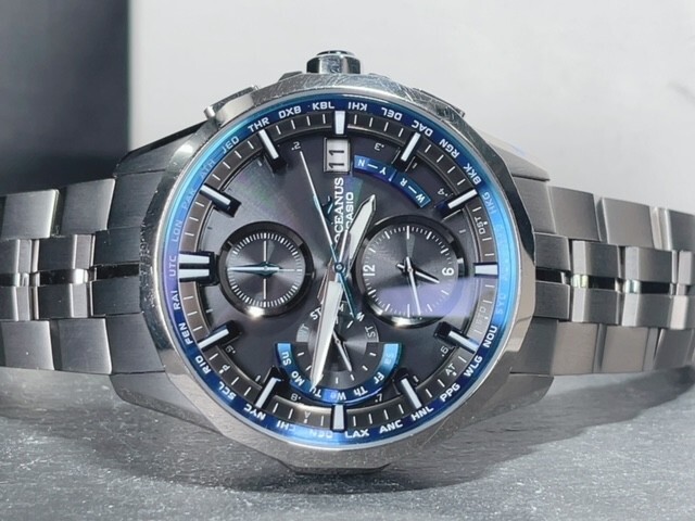 美品 CASIO OCEANUS カシオ オシアナス マンタ Manta OCW-S3000-1AJF 電波ソーラー 腕時計 チタン アナログ ブルー カレンダー ブラックの画像6