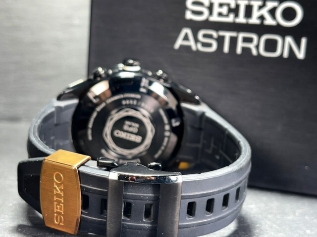 世界限定2500本 リミテッドエディション 美品 セイコー SEIKO アストロン ASTRON GPS ソーラー電波 腕時計 チタン ブラック文字盤 SAST001の画像9