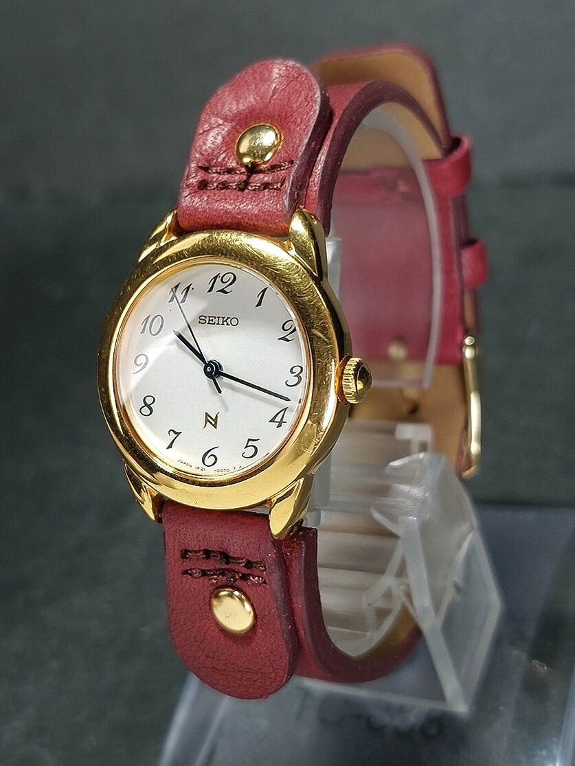 SEIKO セイコー 1F21-0050 アナログ クォーツ ヴィンテージ 腕時計 ホワイト文字盤 ゴールド レザーベルト スモールサイズ 動作確認済みの画像3
