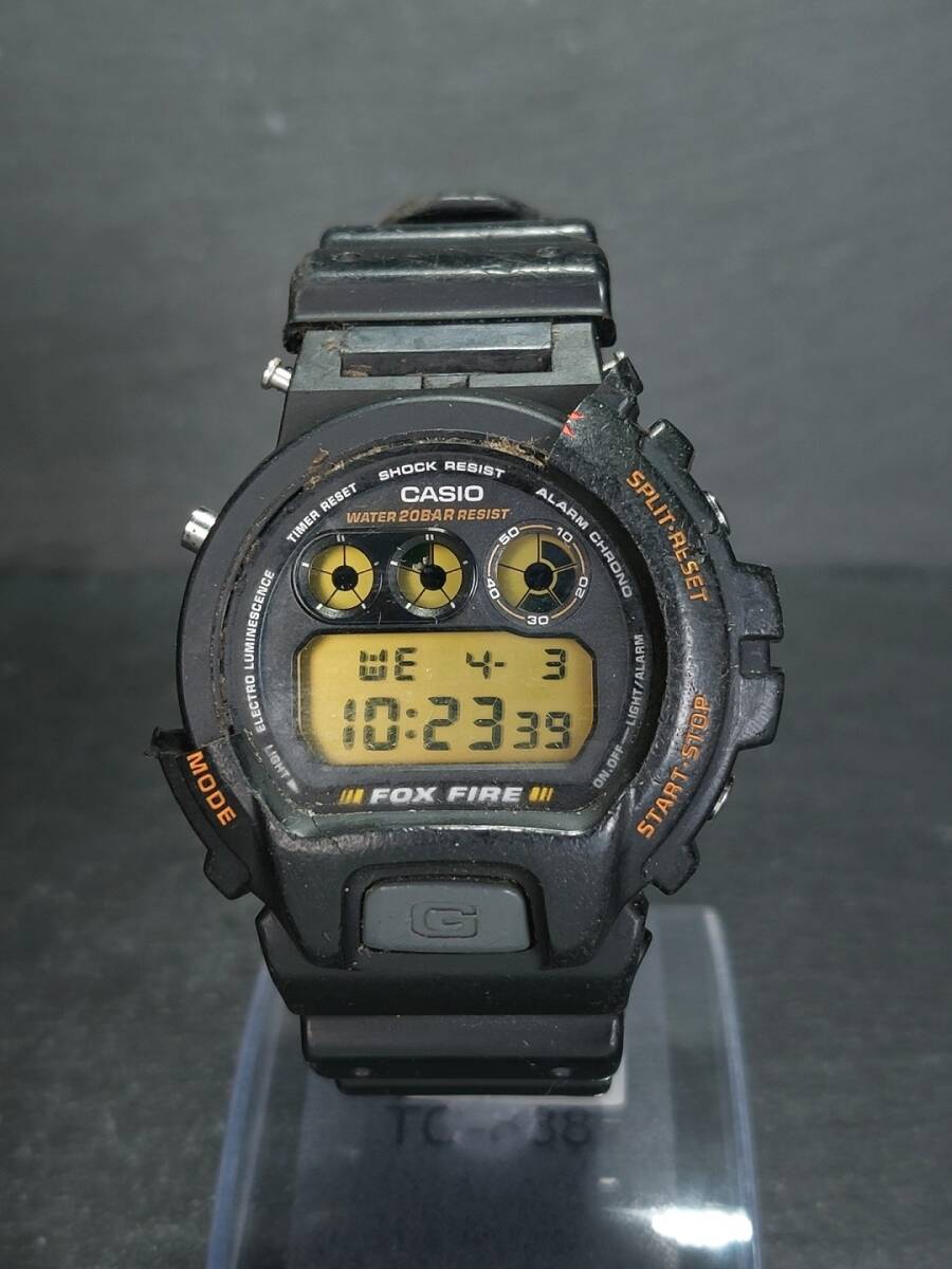 CASIO カシオ G-SHOCK ジーショック FOX FIRE DW-6900B-9 メンズ デジタル 腕時計 ブラック ラバーベルト ステンレス 新品電池交換済み_画像2