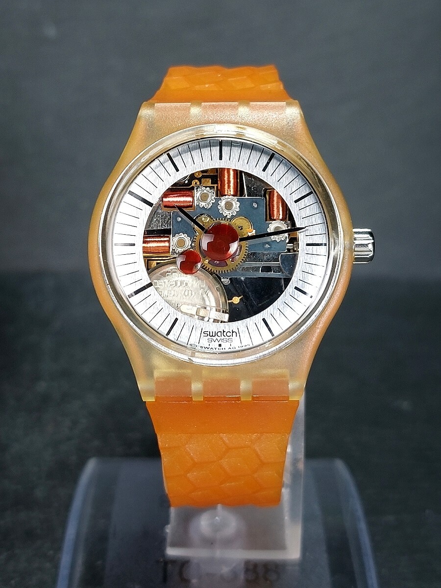 新品 レア物 SWATCH スウォッチ MUSICALL ミュージカル AG1995 アナログ クォーツ 腕時計 スケルトン オレンジ ラバー 新品電池交換済みの画像2